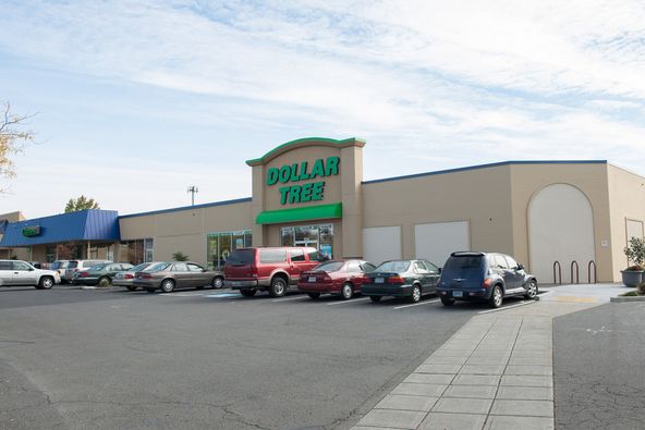 Retail For Lease: 1950 NE 122nd Ave, Portland, OR 97230